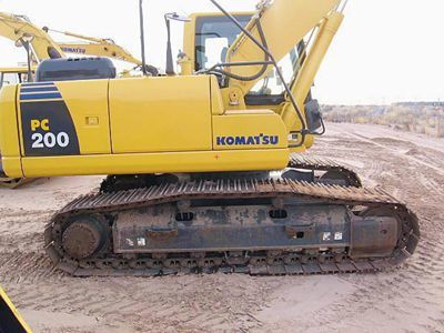 河南湖南二手小松200挖掘機(jī)價(jià)格解析與工程機(jī)械租賃市場觀察